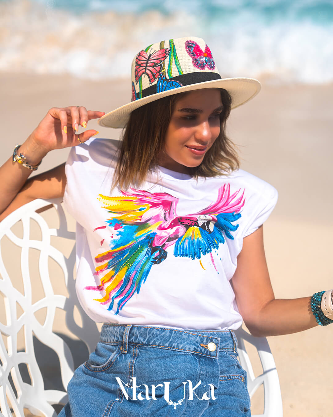Parrot tee