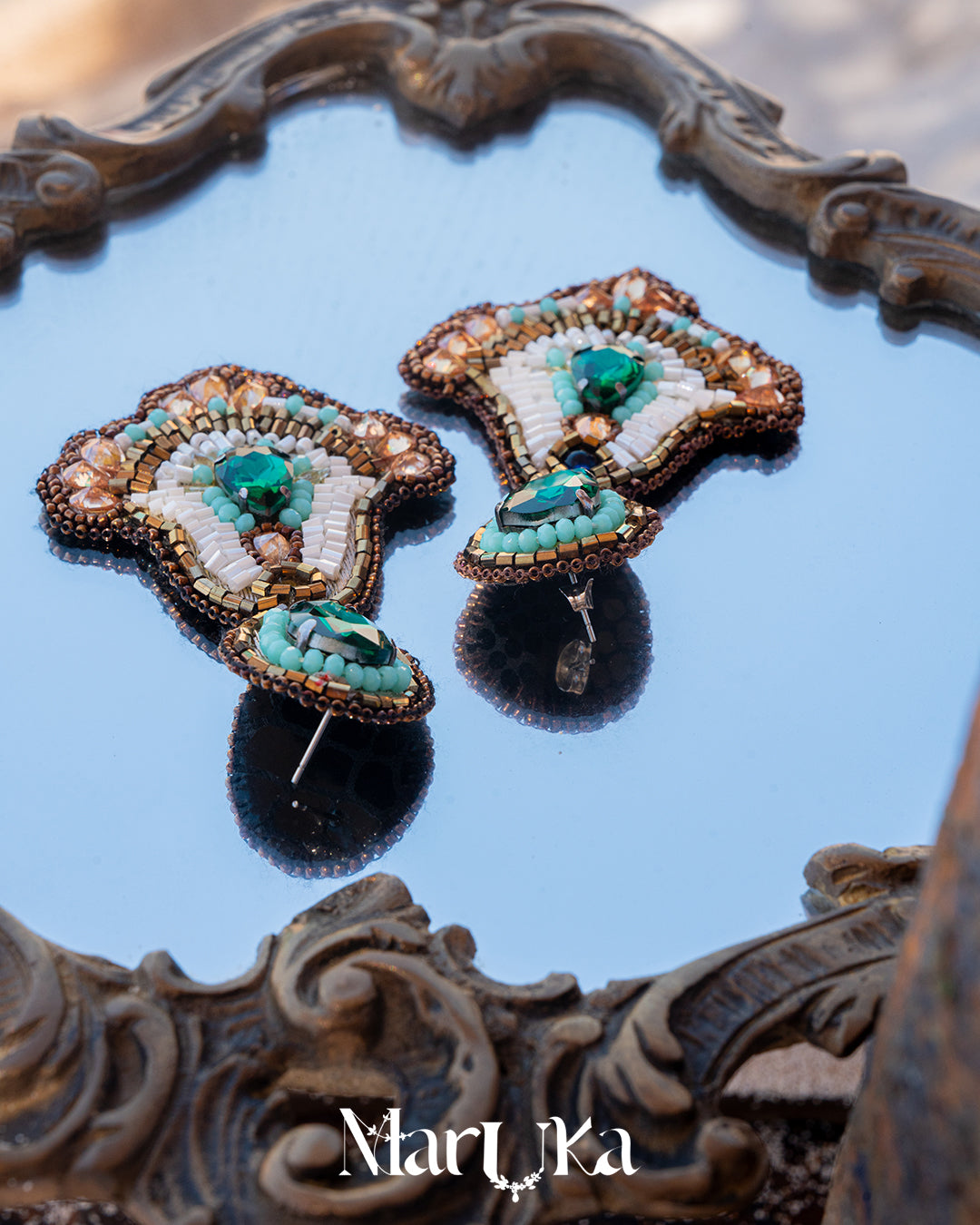 Cleos' earrings