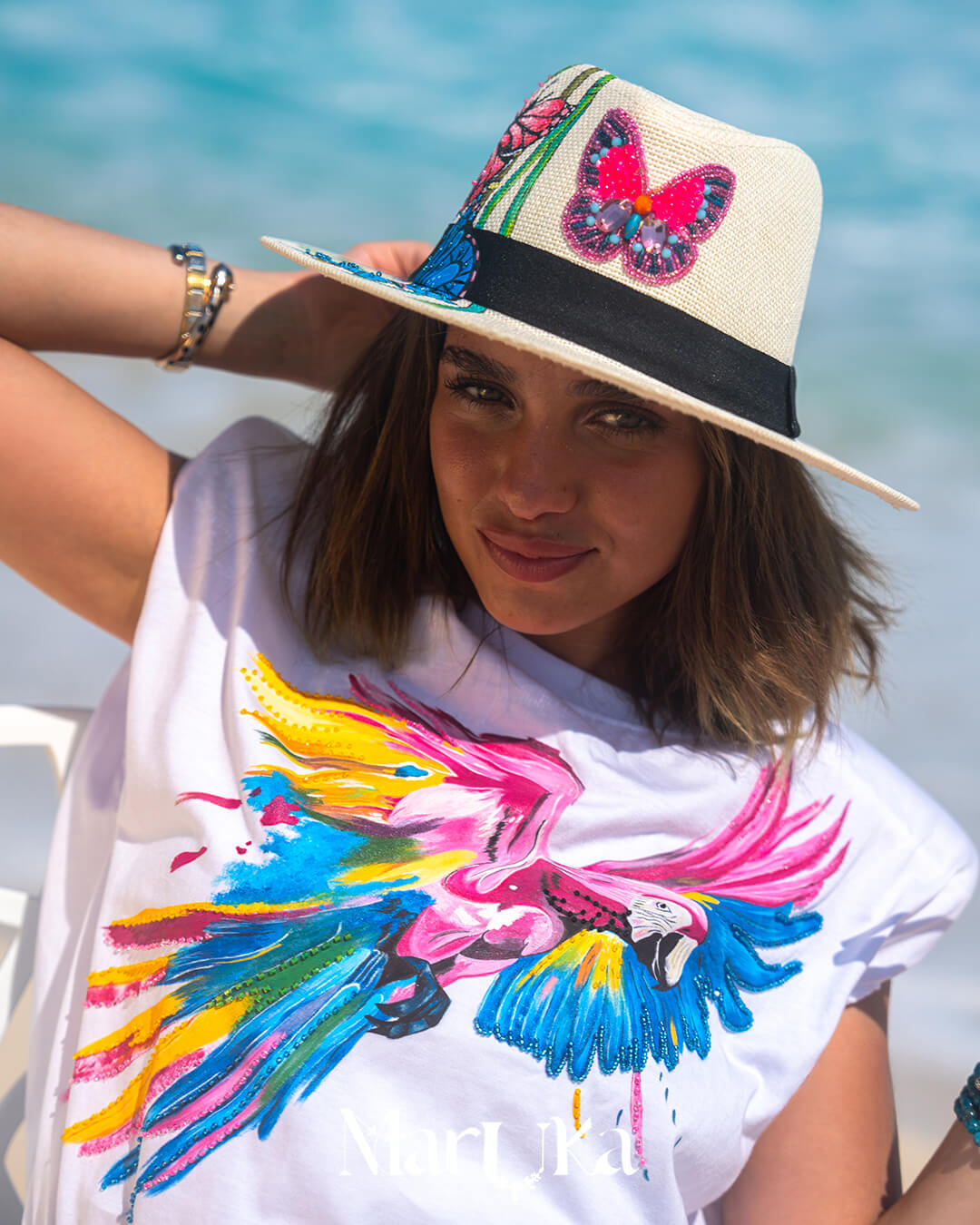 Parrot tee